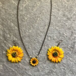 Yellow and Brown Sunflower Necklace with Elegant Design includes matching Ear